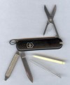 NAVAJA MULTIUSOS VICTORINOX NEGRA 