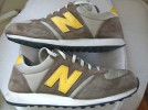 GENUINE MENS NEW BALANCE TRAINERS SIZE 9 BROWN YELLOW TRIM 