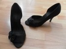 Ladies size 5 black high heel shoes 