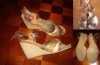 Sandalias de cuero con cuña de esparto, de Zara 