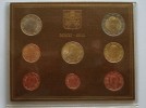 CARTERA OFICIAL DE 8 VALORES DEL VATICANO 2011